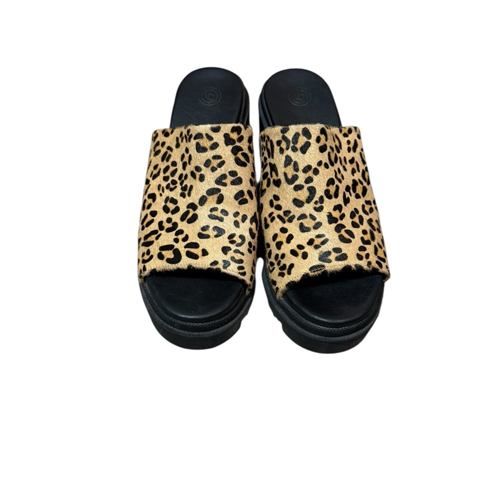 Urban Outfitters Black and Brown Leopard Print Mules